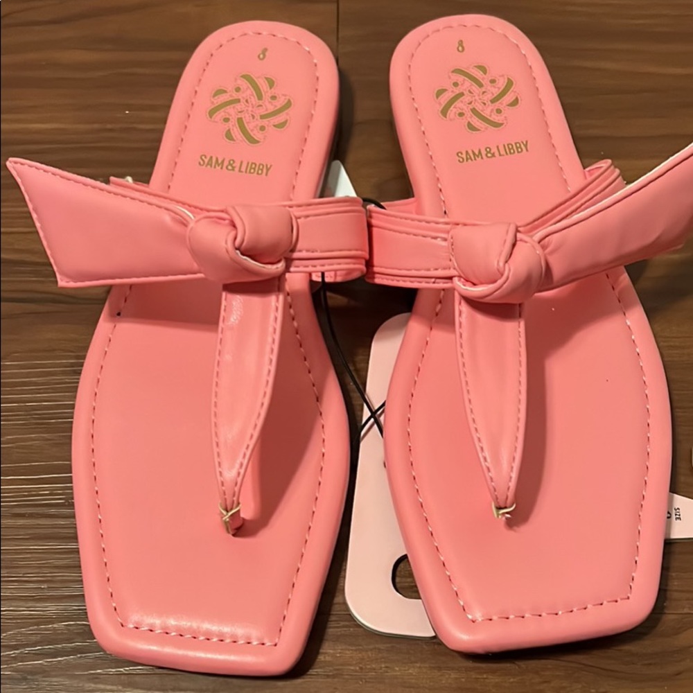 Woman’s bow sandals